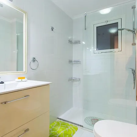 Apartment 2 Bedroom Lovely In