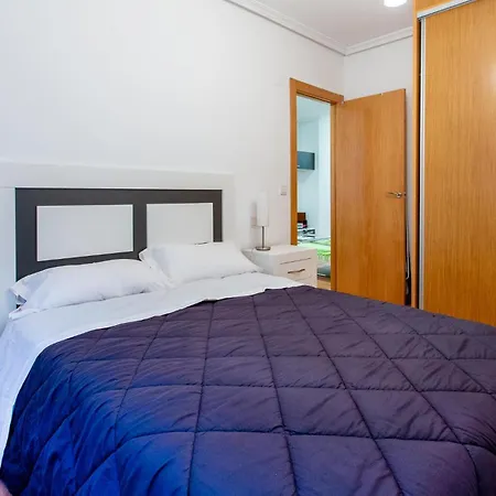 2 Bedroom Lovely In Apartment *