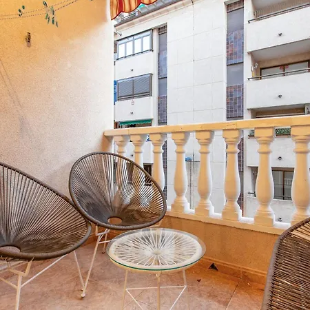 2 Bedroom Lovely In Apartment *